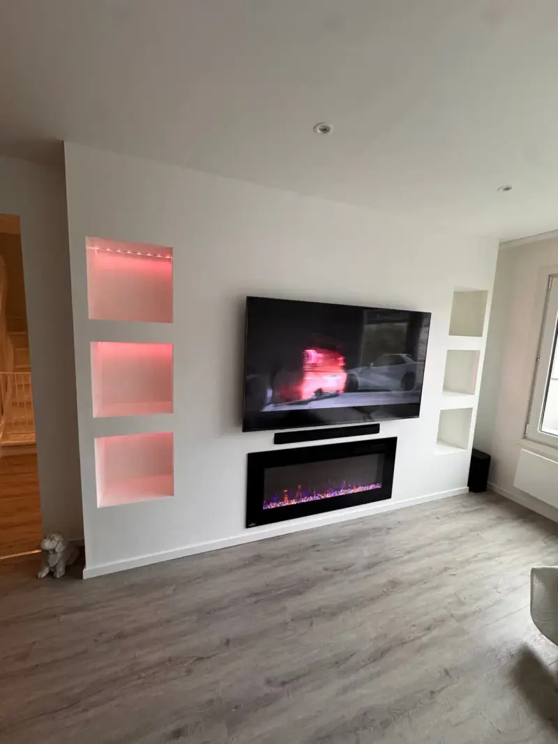 Platsbyggd mediavägg med eldstad – Järfälla, bild 10 av 10