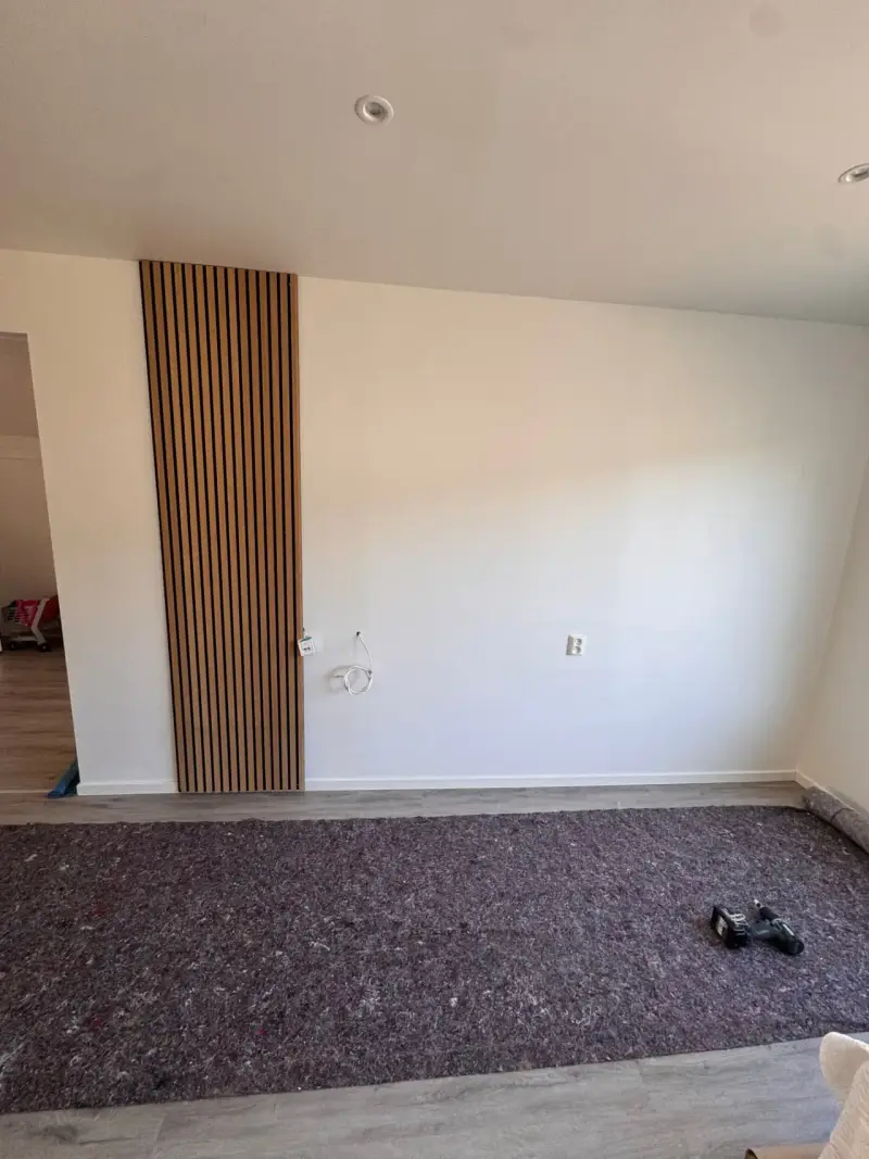 Platsbyggd mediavägg med eldstad – Järfälla, bild 2 av 10