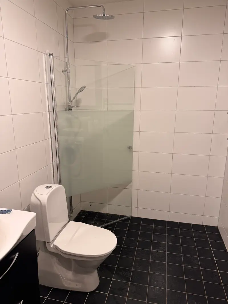 Installation av duschvägg, Täby, Stockholm